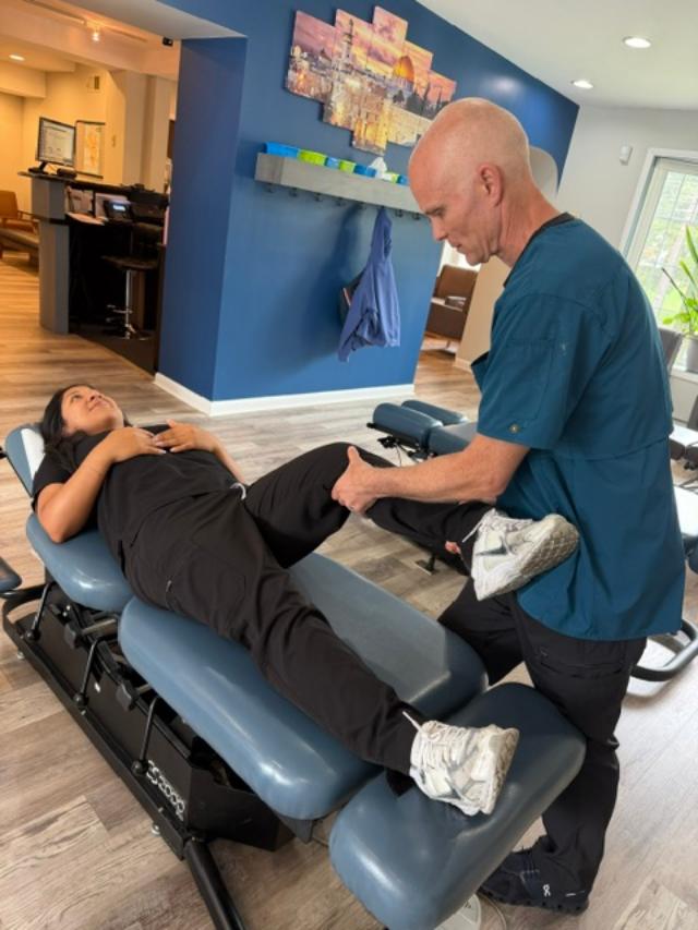 SoftWave Therapy for knee arthritis treatment in Upper Darby PA
