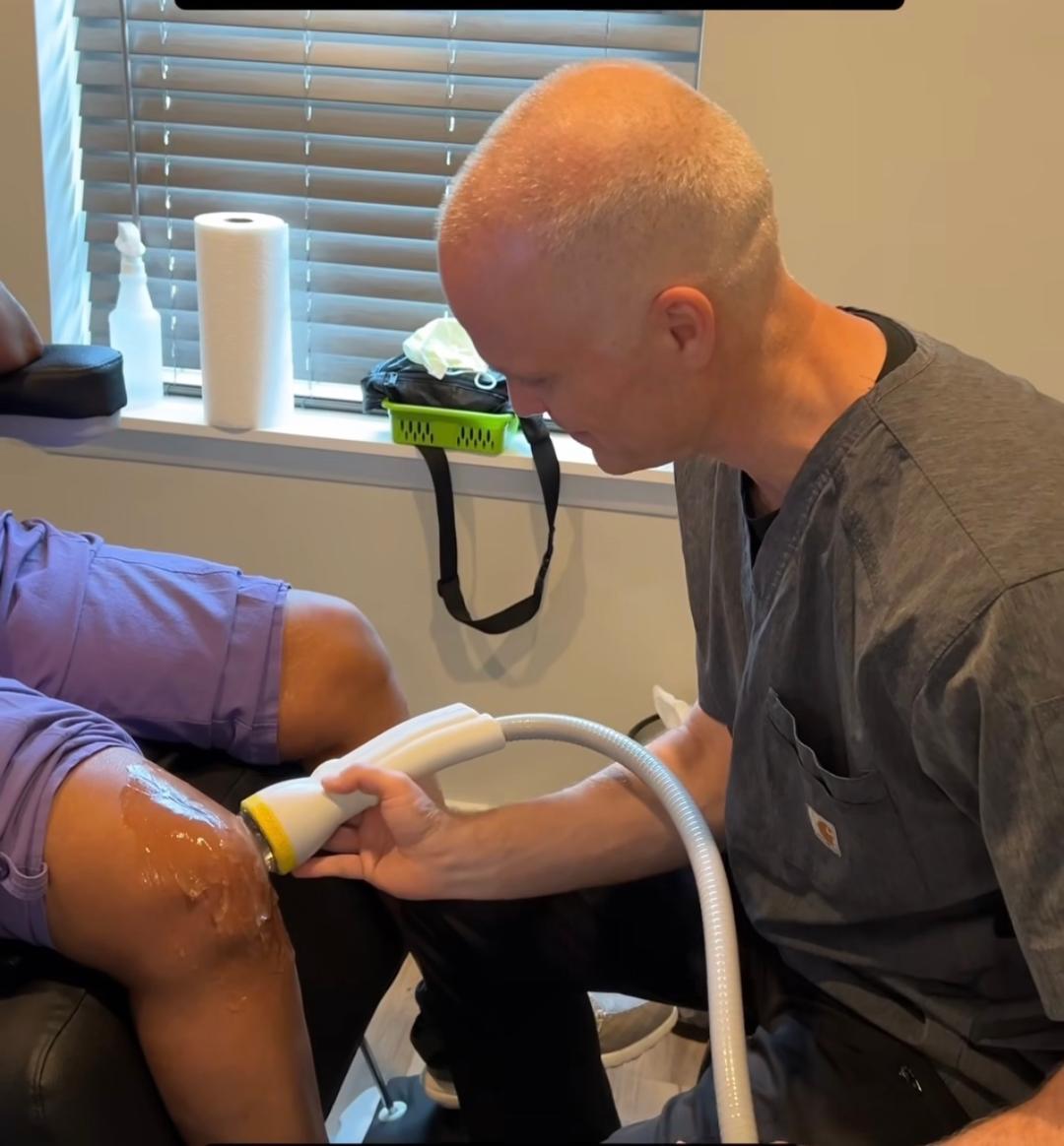 SoftWave Therapy for knee pain near Havertown PA
